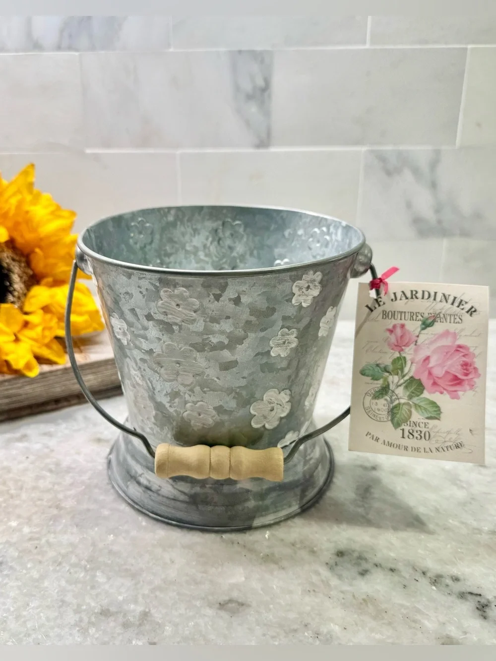 New Rustic Cottage Daisy Flower Print Metal Bucket Planter Holder Decor - 5.25”
